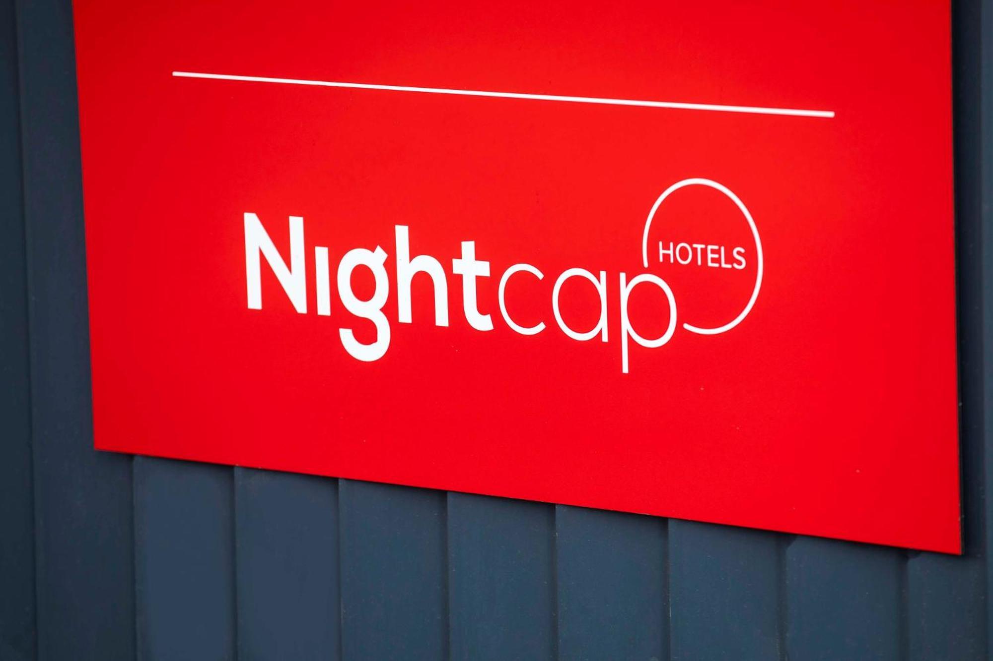 Nightcap At Marine Hotel Кардуел Екстериор снимка
